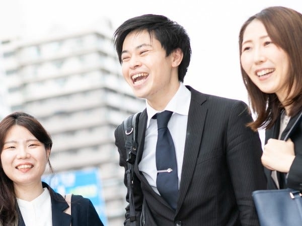 「インセンティブを貰って稼ぎたい」「将来宅建士の資格を取るために勉強したい」など当社で働くモチベーションは人それぞれです！