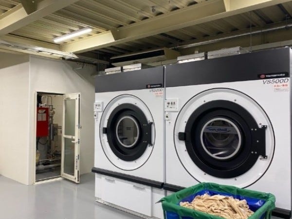 1階では、洗濯・乾燥作業を行います。