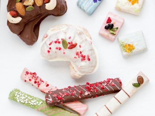 大人の女性が喜ぶ、"大人可愛い"洋菓子の製造販売を行っております。東京都内の百貨店や羽田空港、成田空港などで好評を博しております。