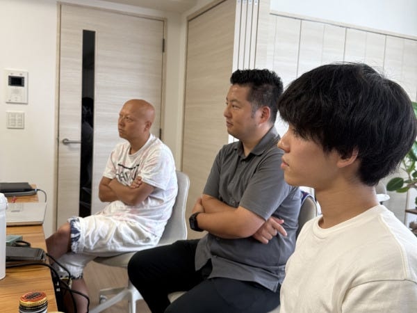 インターン生も含めての月一の全員出勤日では、社長からの研修や、グループワーク・プレゼン大会など、学びの場が充実しています。