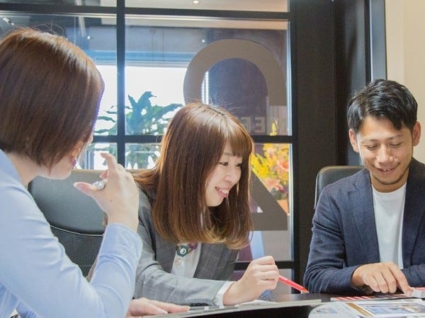 企画デザイン・リーダー・店舗サインデザイナー（看板業界経験者・店舗設計経験者）