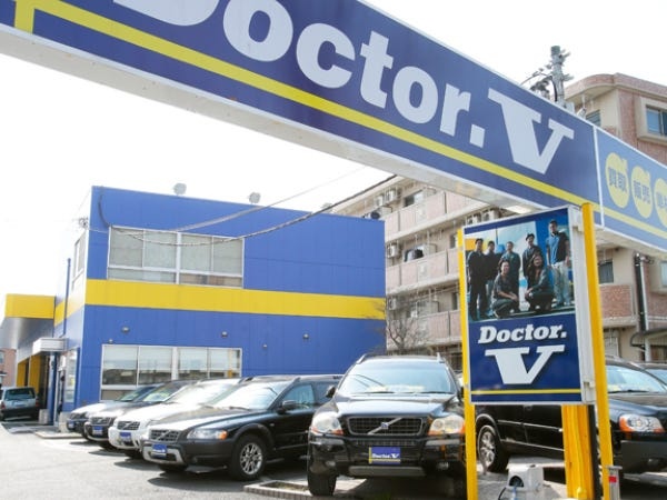 今後は更なる新店舗出店も準備中。あなたにも、店長や事業部長といったポストを目指してほしいと考えています！