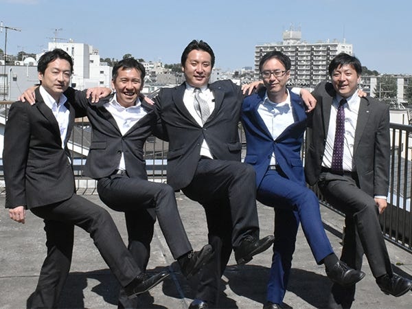 営業部には約50名在籍し、全11グループ（各3～5名）を編成。20代～30代を中心に活躍中です！お酒の配達業務がないのも嬉しいポイント♪