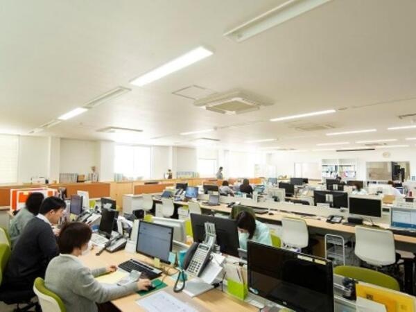 営業と経理事務スタッフ（未経験歓迎・職歴不問）