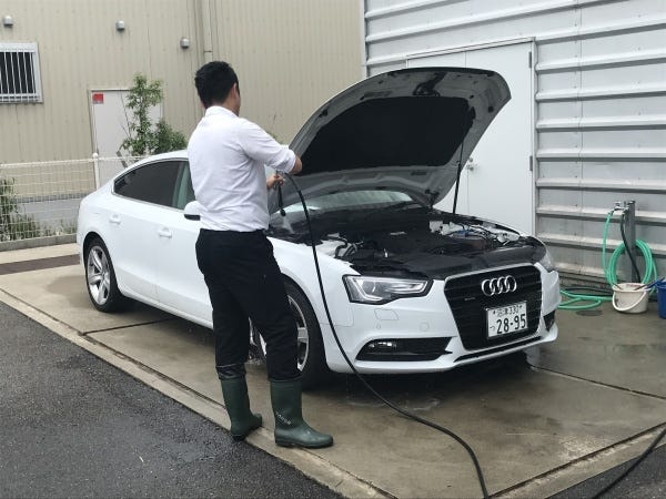 Audi正規ディーラーの洗車スタッフ（未経験歓迎）