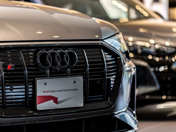 Audi正規ディーラーの洗車スタッフ（未経験歓迎）