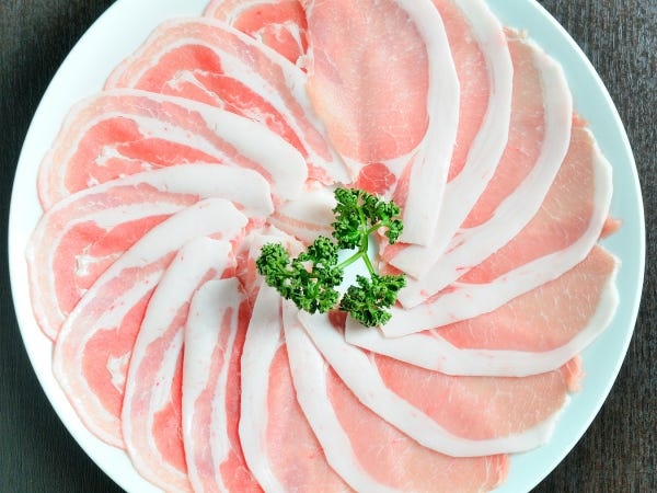 やまと豚は柔らかく甘いのが特徴です。特にしゃぶしゃぶがおすすめです。