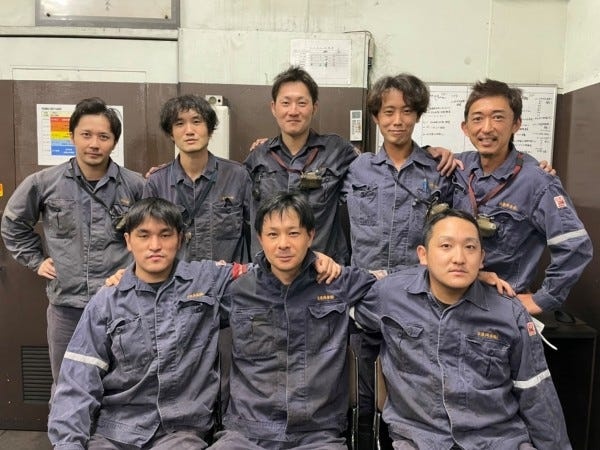 一緒に働くメンバーです！未経験の方でも先輩社員がサポートいたしますのでご安心ください！