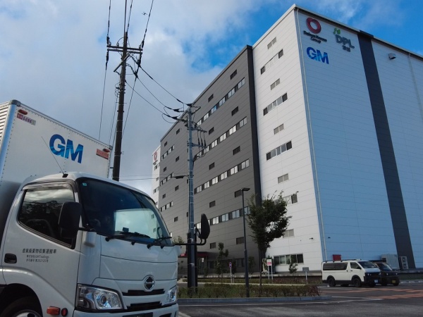 フォークリフトオペレーター・フォークリフトオペレーター兼倉庫内作業員（車通勤可・以下に当てはまる方は歓迎）