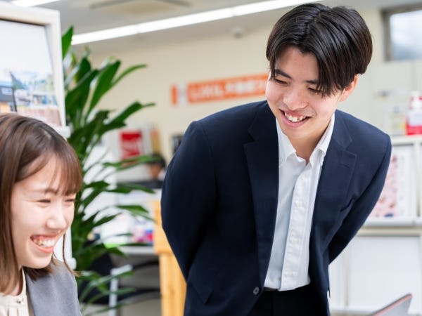 PCが苦手でも先輩スタッフが丁寧に教えます！ご安心ください。