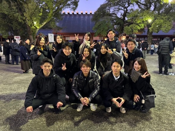 集合写真を撮影しました！仕事と遊び（社内イベント）はメリハリをつけて行っています！