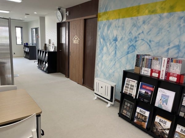 リフォームに関する資料も取り揃えております。専門スタッフが丁寧にご説明いたします。