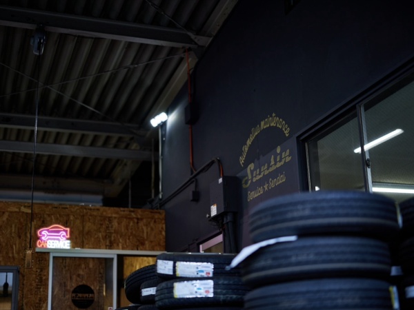 ピット整備作業補助・自動車整備作業補助（普通自動車免許・MTあれば尚可）