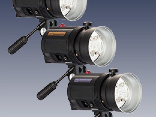 ストロボ照明機器の電気回路設計職