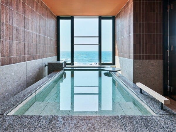 ホテル内のレストランサービス・レストランサービスの春オープニングスタッフ