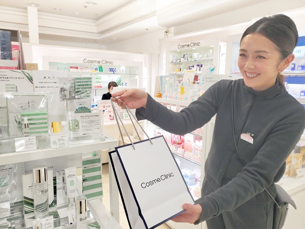 セレクトコスメ販売スタッフ（未経験歓迎）お客様の「キレイ」をサポート