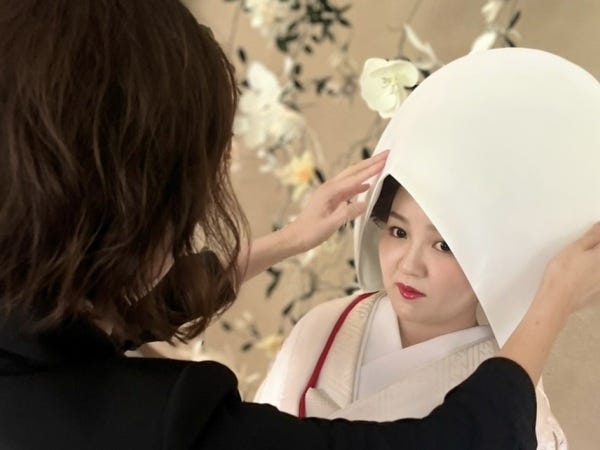 和装では、かつらも洋髪も両方学ぶことができます。正統派なマリールイズの技術でしっかりとスキルアップできます。