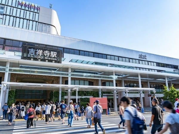 人気の街吉祥寺。オフィスは駅から徒歩4分。