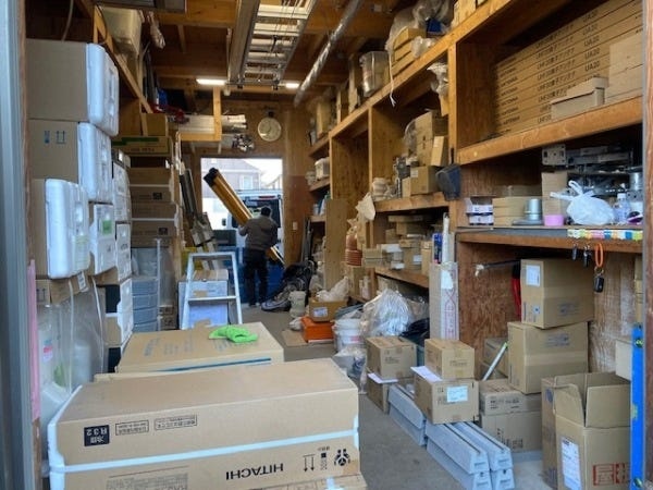 資材置き場倉庫です。