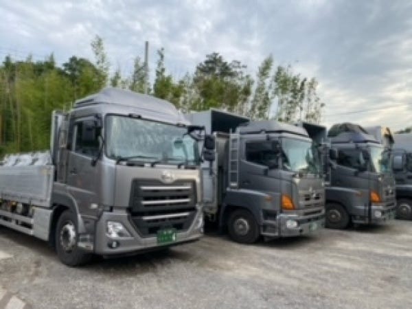 大型トラックドライバー募集！未経験歓迎、関東圏内配送、資格取得支援あり