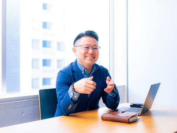 代表のクワハラです。新しく背中を任せられる仲間にお会い出来るのを楽しみにしております！代表は「人材再生機」の異名があるとかないとか！？（笑）