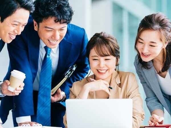 同年代のメンバーが多いから、社員同士のコミュニケーションも盛んです。日頃からお互いに助け合う風土もできており、和やかな雰囲気です。