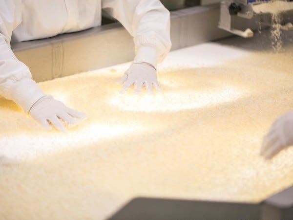 パン粉の目視検査です！