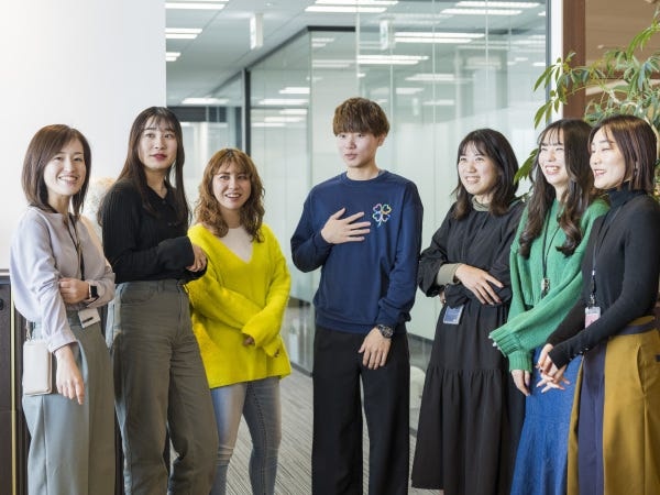 多種多様なバックグラウンドを持つ社員が活躍中。平均年齢35歳。