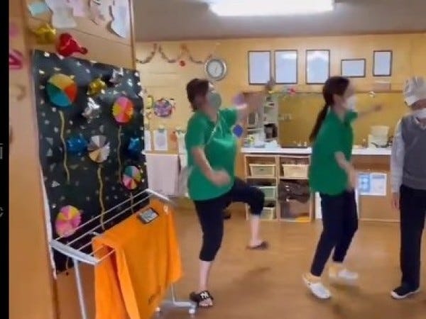 楽しいスタッフが元気に働いています。