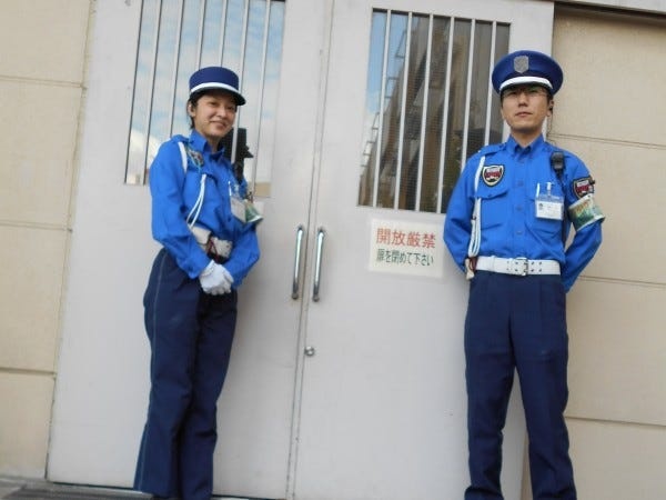 ショッピングモール施設警備スタッフ（未経験歓迎）