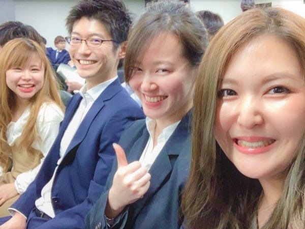 9割が未経験スタートです！PCスキルゼロ→ビジネスの達人へ！服装/髪色/ネイル自由なオフィスワークで個性を活かして働きましょう♪