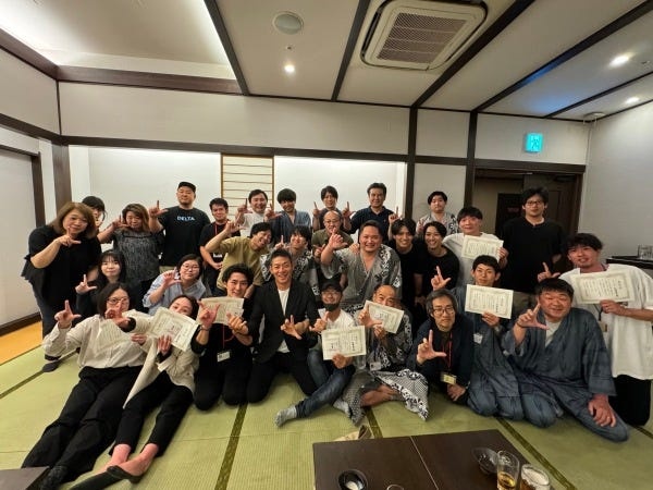 あなたと一緒に働くメンバーです。わからないことがあれば何でも聞いてくださいね。