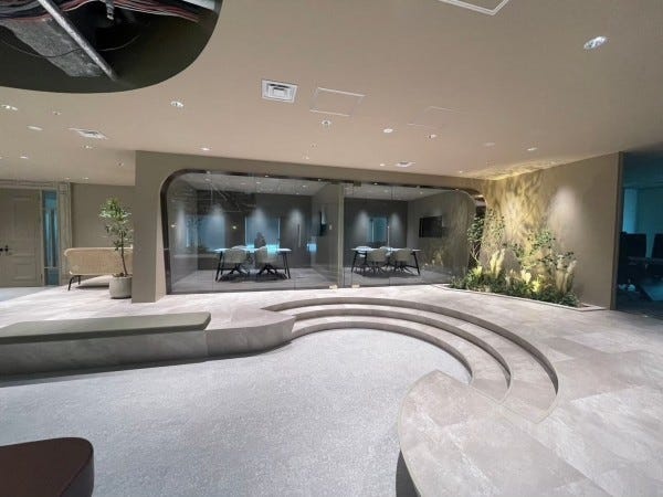 7月にオフィスを移転したばかり。新築ビルでオシャレを楽しみながら働きませんか？