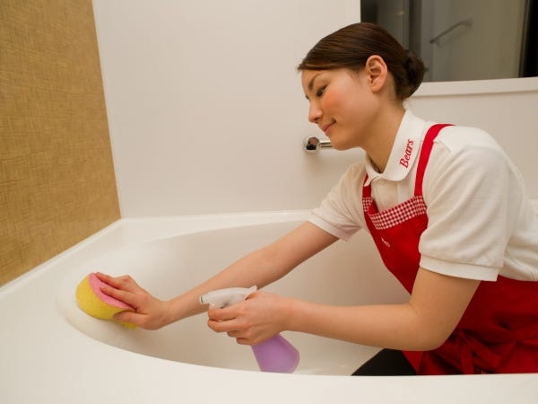 浴槽もベアーズ流のお掃除方法でピカピカに！ご自宅でも使えるプロの家事スキルを学べる！