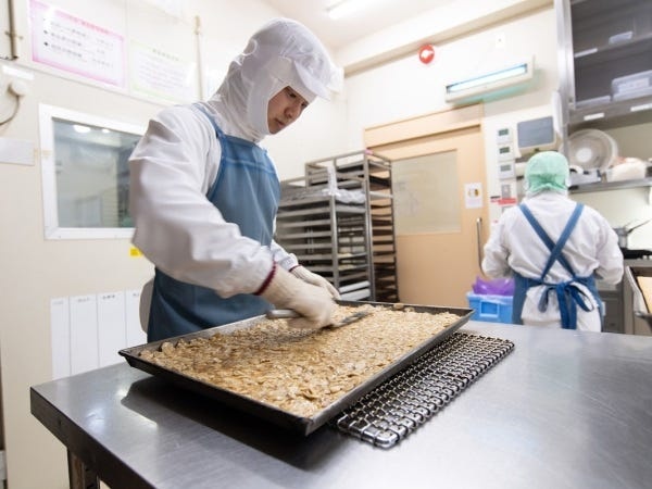 洋菓子製造スタッフ：クッキー缶など贈答用焼菓子の製造