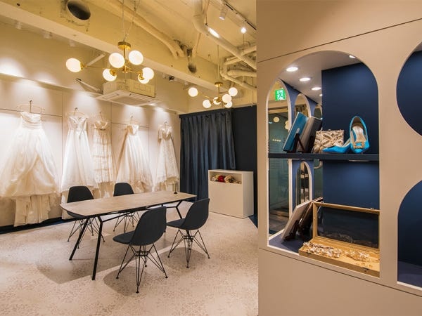 お客様に楽しんでいただけるような空間、接客を心がけています