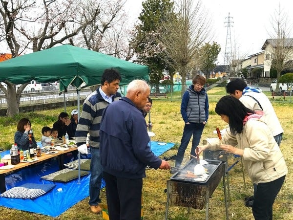 年に1,2回ほどバーベキューや懇親会を行っています☆