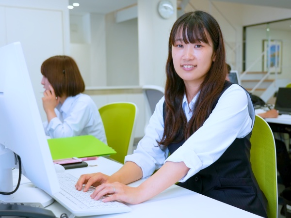 法人営業・食品の物流コーディネーター（リフレッシュ休暇あり・学歴不問）