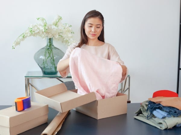 メルカリオークションの出品代行・支援スタッフ