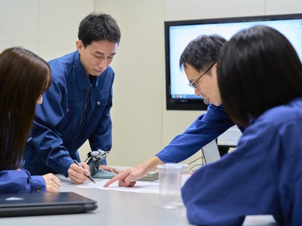 製造現場でのお困りごとを解決するとすごく喜んでもらえます。直接感謝の言 葉をいただけるのも良さの1 つです。
