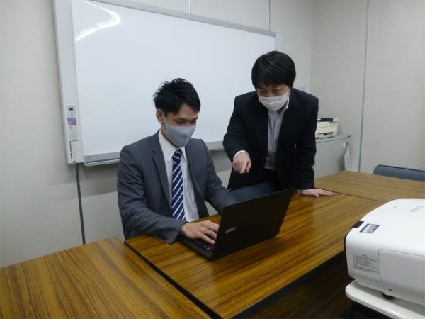 業務を通して教えていきます。全員で社内のI T をサポートしていきましょう。