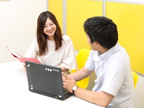 ★マニュアル完備&充実研修★いきなり業務をお任せすることは御座いません！まずは受付をする商品を覚えたり、システム操作を覚えていただきます！