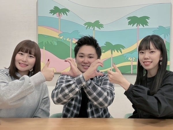 20～30代が多い環境となります。スタッフさんの中には芸能、舞台役者、声優、アイドルなど夢に向かって頑張っている方も多数在籍しております！