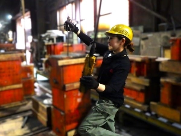 金属部品の鋳造スタッフ（未経験歓迎）