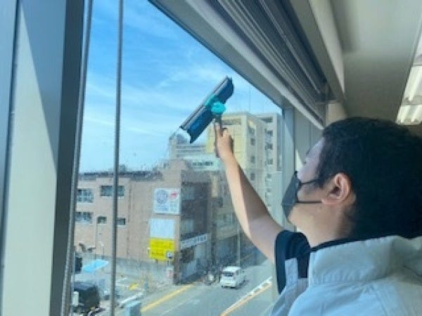 色んな会社を経験しましたが、長く続きませんでした。今は複数の資格を取得をし責任者として現場に出ています。未経験でも安心して長く働ける会社です