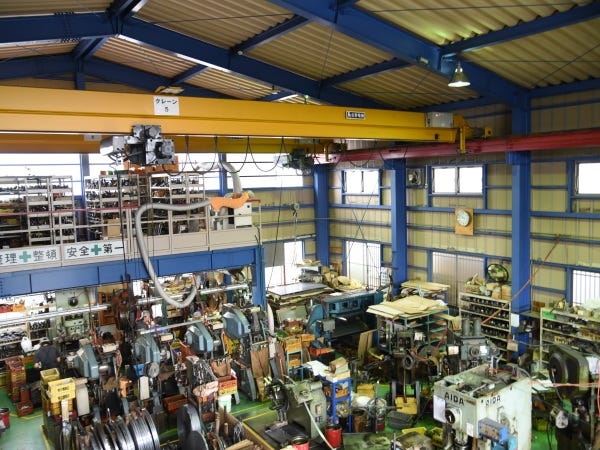 プレス加工工場