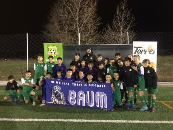 スペイン遠征あり。スペインに出向きクラブや現地スタッフとの交流は私たち大人も様々な世界観を与えられ刺激を受けます。