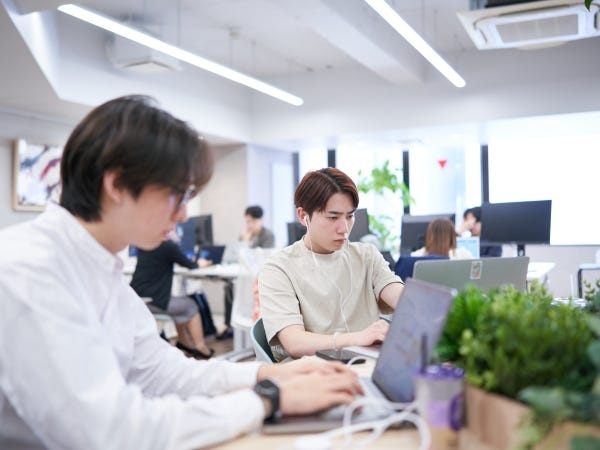 SNS運用企画ディレクター・急成長ベンチャー