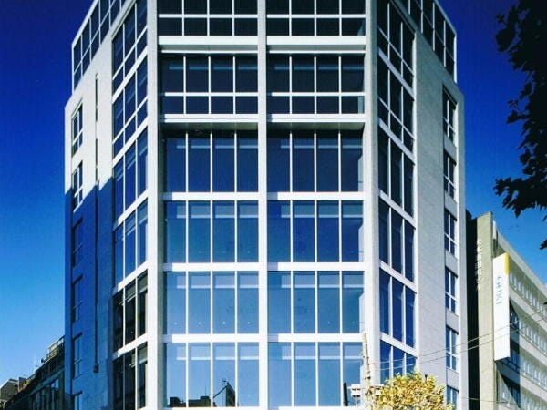 本社をはじめ、17拠点の内10拠点が自社ビル。随時自社ビルを展開中！