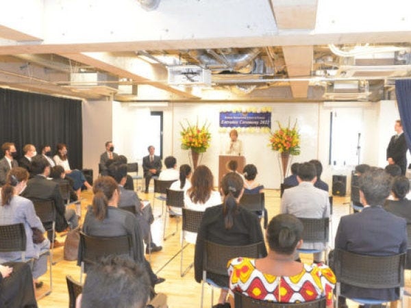 インターナショナルスクール受付スタッフ（PCスキル必須）